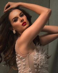 Evelyn Sharma